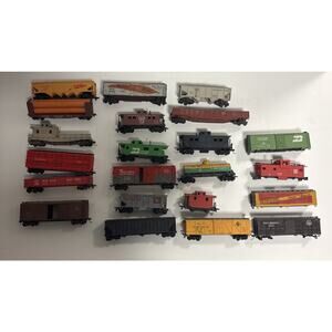 Lot Of 22 HO Scale Box Flat Car Hopper Caboose Maintenance Tanker Athearn Tyco